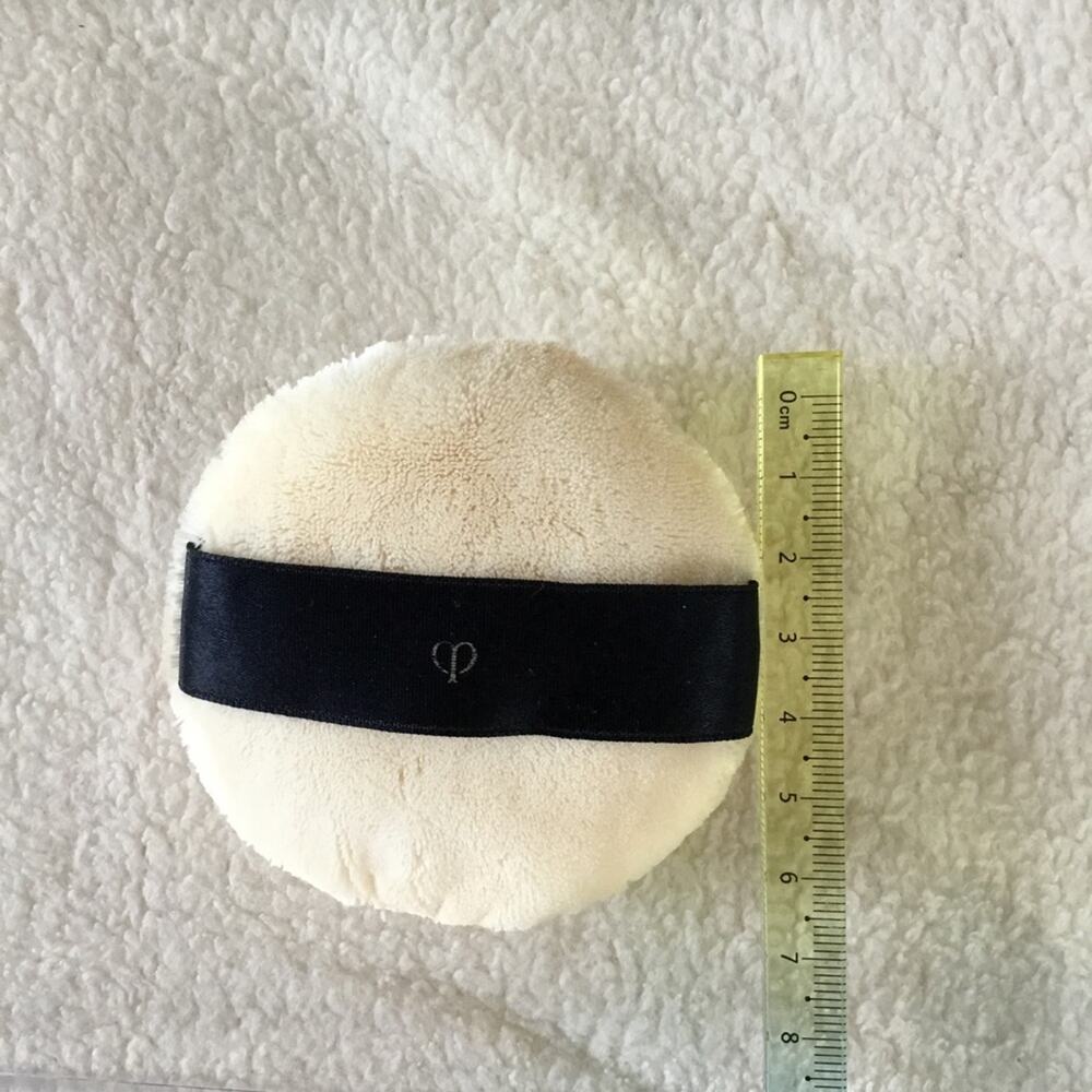 Clé de Peau Beauté Translucent Loose Powder Puff - Picture 8 of 8